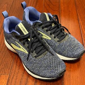 Brooks Transmit Sneakers in Blue and Black